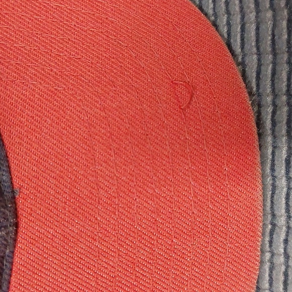 Atlanta Braves Distressed Baseball Cap - Picture 5 of 7